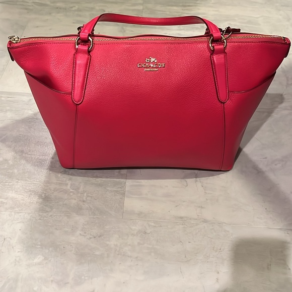 Coach  Shoulder bag  Small Tote satchel    leather   hot pink  Gold tone accents - Picture 3 of 17